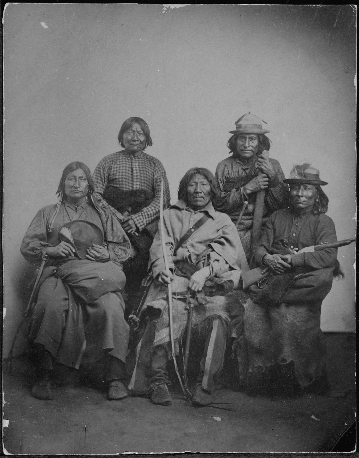Er-Moke, a Kiowa chief, with his bodyguard, photographed by William S. Soule circa 1881–1885 at Fort Sill — Kiowa leaders like Er-Moke were part of the broader Southern Plains conflicts that shaped Montague County's frontier history